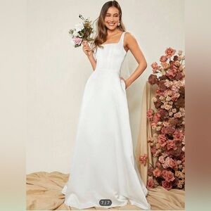 Elegant White Sleeveless Dress